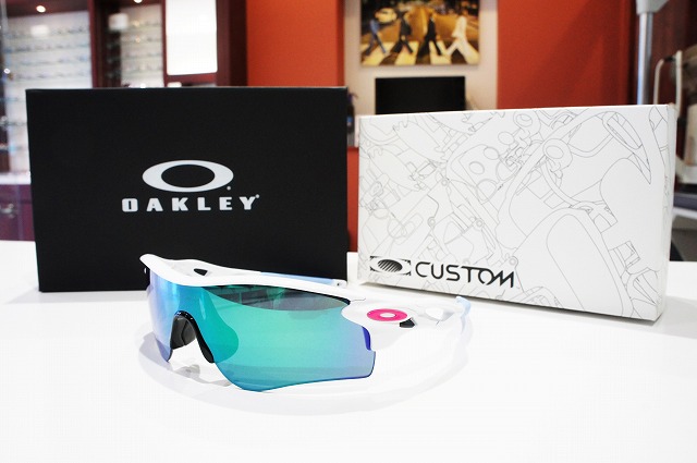 OAKLEY RADARLOCK(オークリー レーダーロックカスタム)のホワイトカラーのレーダーロック