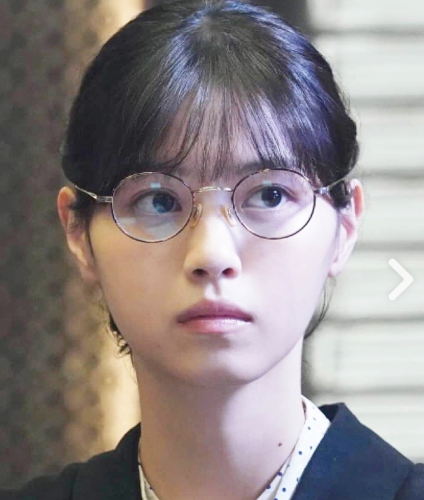 西野七瀬さんが映画「イチケイのカラス」で掛けていたBJクラシックの丸メガネ