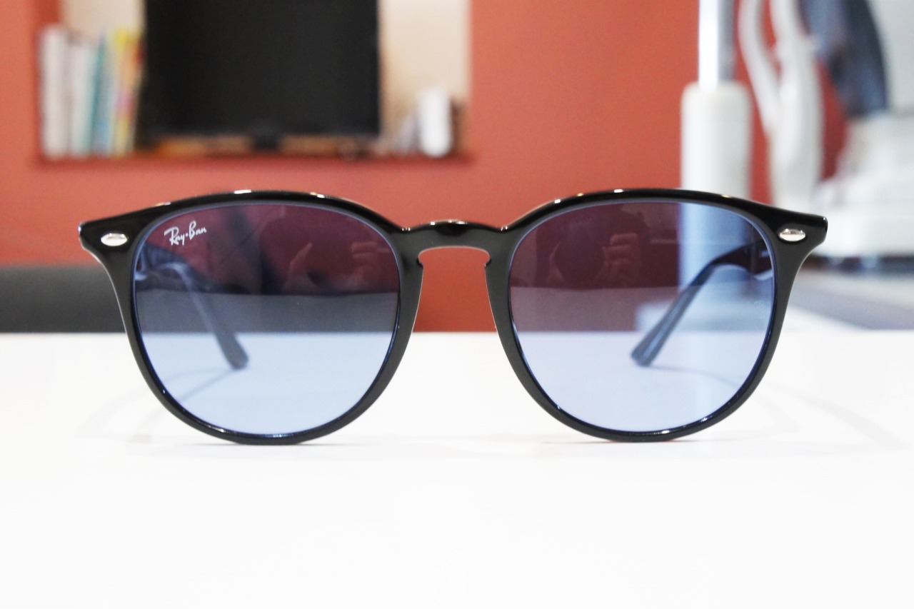 Ray-Ban『RB4259-F』フロント