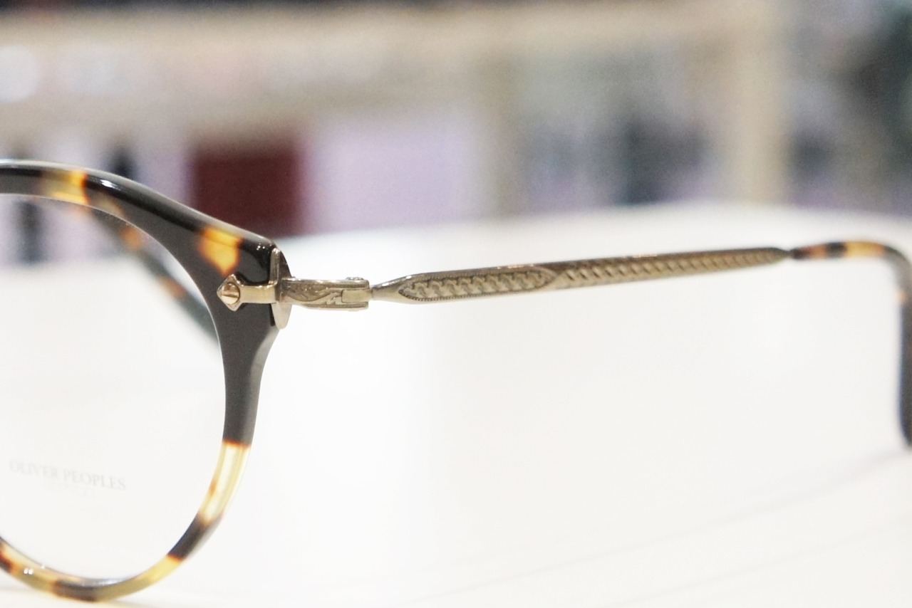 OLIVER PEOPLES「OP-505」のテンプル