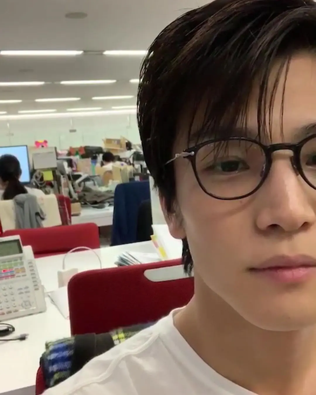 岩田剛典さんが普段使っているメガネ