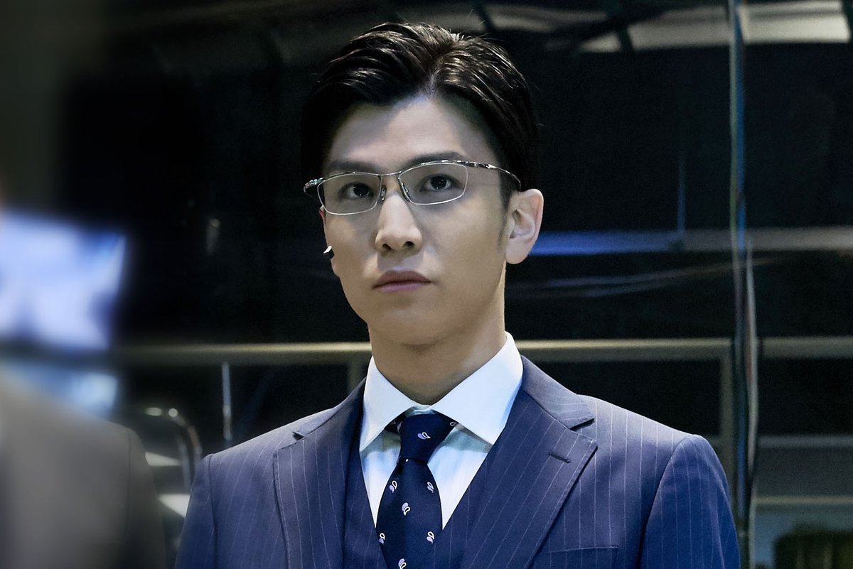 映画「AI崩壊」で岩田剛典さんが着用したメガネがかっこいい！