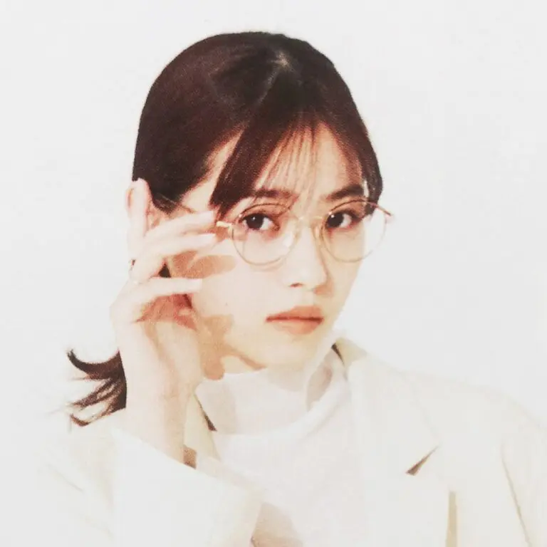 2020年6月号の「non-no」で西野七瀬さんが着用したメガネ