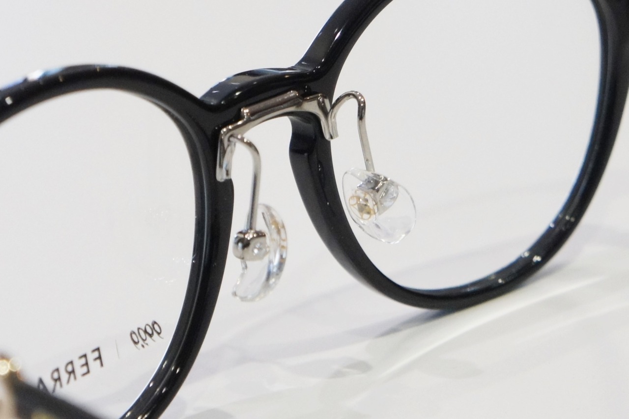999.9×Salvatore Ferragamoのメガネ「SF9014」の鼻パッド
