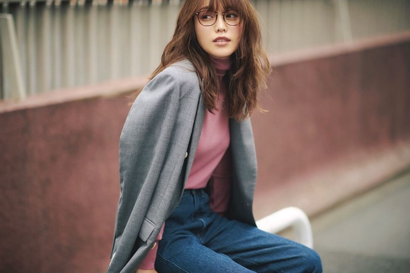 エビちゃんがファッション雑誌「Marisol」で着用したメガネ