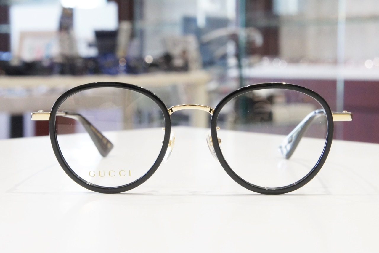 GUCCIのメガネ「GG0608OK」のフロント