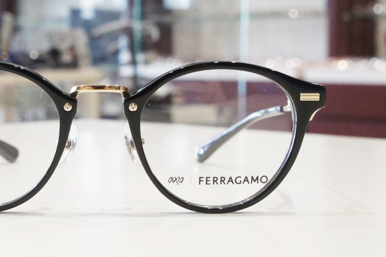 999.9×Salvatore Ferragamoのメガネ「SF9019」のフロント