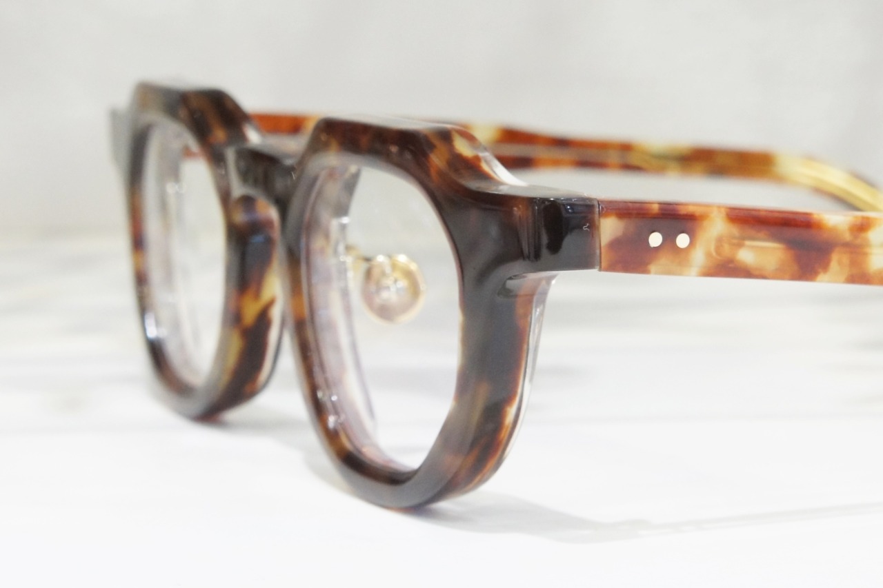 Filtonのメガネ「Aiguille01」のリム