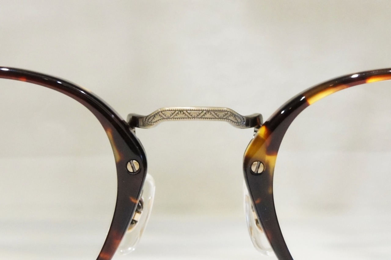 OLIVER PEOPLES「CODEE（OV5423D）」のブリッジ
