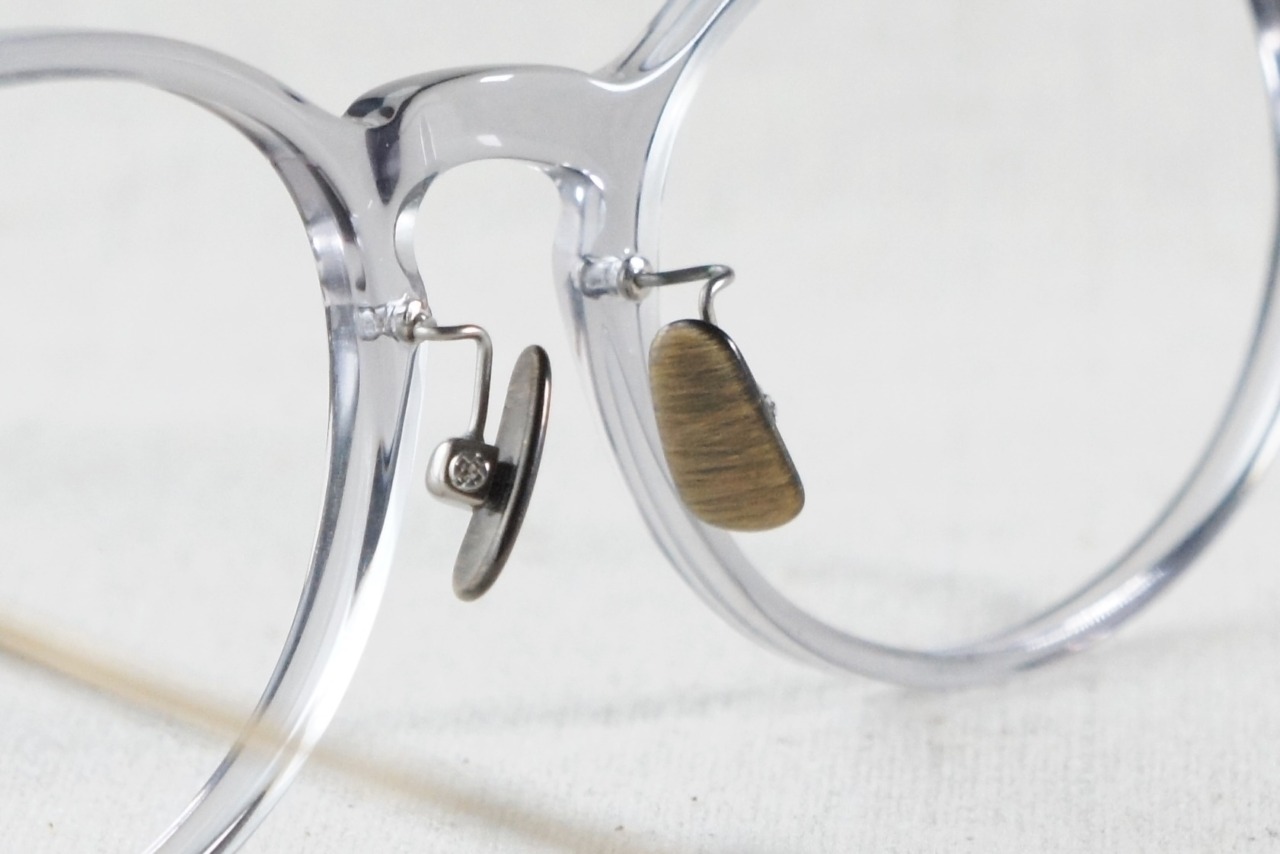 TOKIWA madeのメガネ「T-1954」の鼻パッド