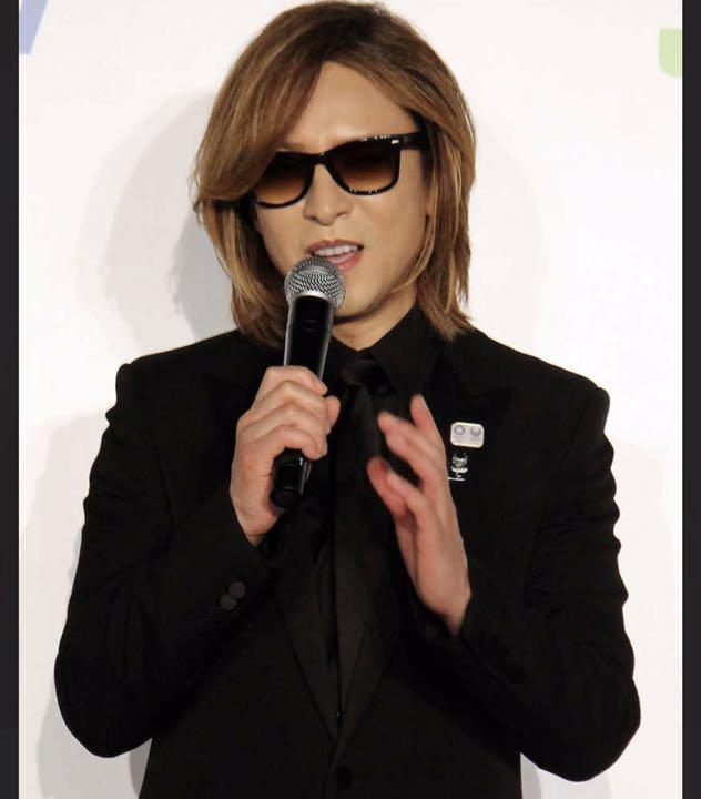 ニコニコ生放送「YOSHIKI CHANNEL」で着用したサングラス